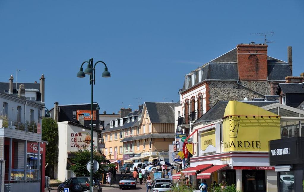 Les Iles Vue Sur Mer Agon-Coutainville Exteriér fotografie