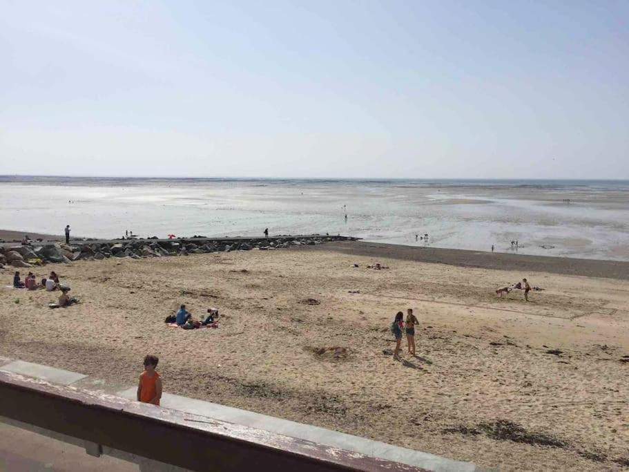 Les Iles Vue Sur Mer Agon-Coutainville Exteriér fotografie