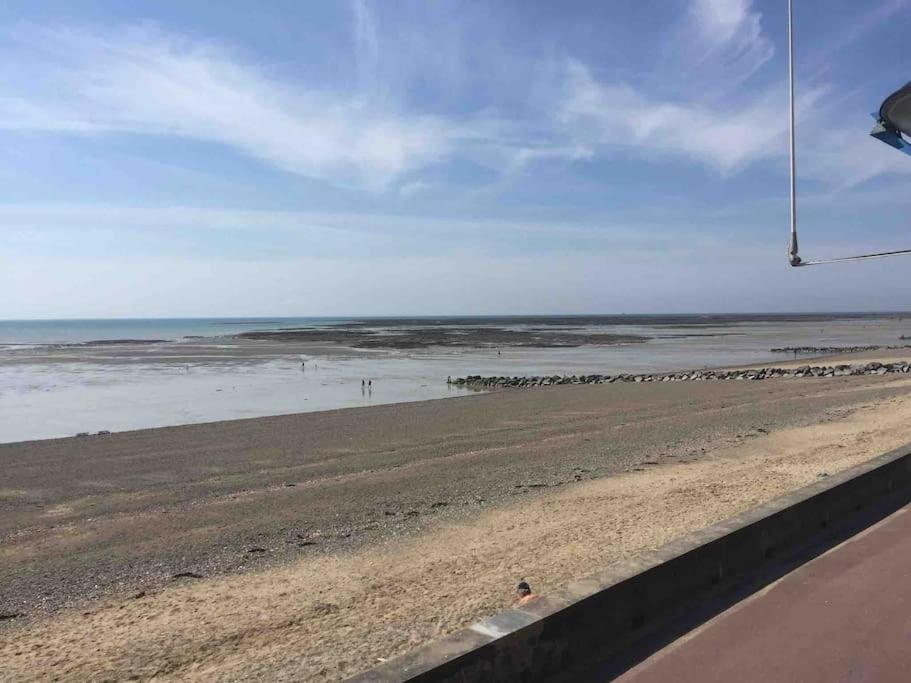 Les Iles Vue Sur Mer Agon-Coutainville Exteriér fotografie