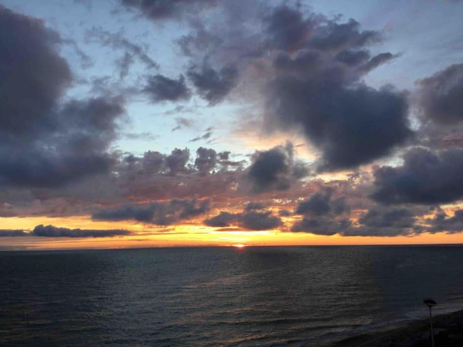 Les Iles Vue Sur Mer Agon-Coutainville Exteriér fotografie